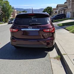 2013 Infiniti JX35 is a 7-passenger, 3-row luxury crossover
