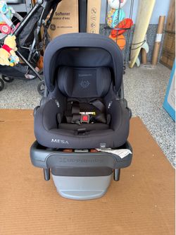 UPPAbaby Mesa V2 Infant Car Seat with Base
