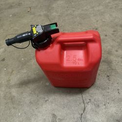 Easy Can 2.5 Gallon Gasoline Can with Auto-Stop Nozzle and Flame