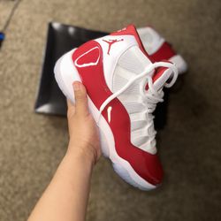 Jordan 11 Cherry Size 8.5