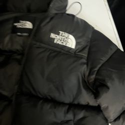 Black medium Northface 700 Puffer