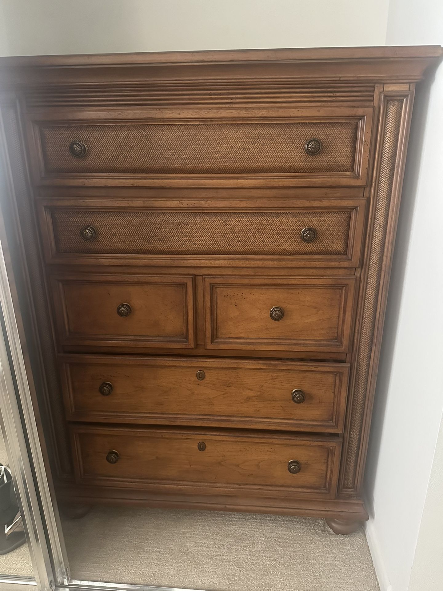 Dresser