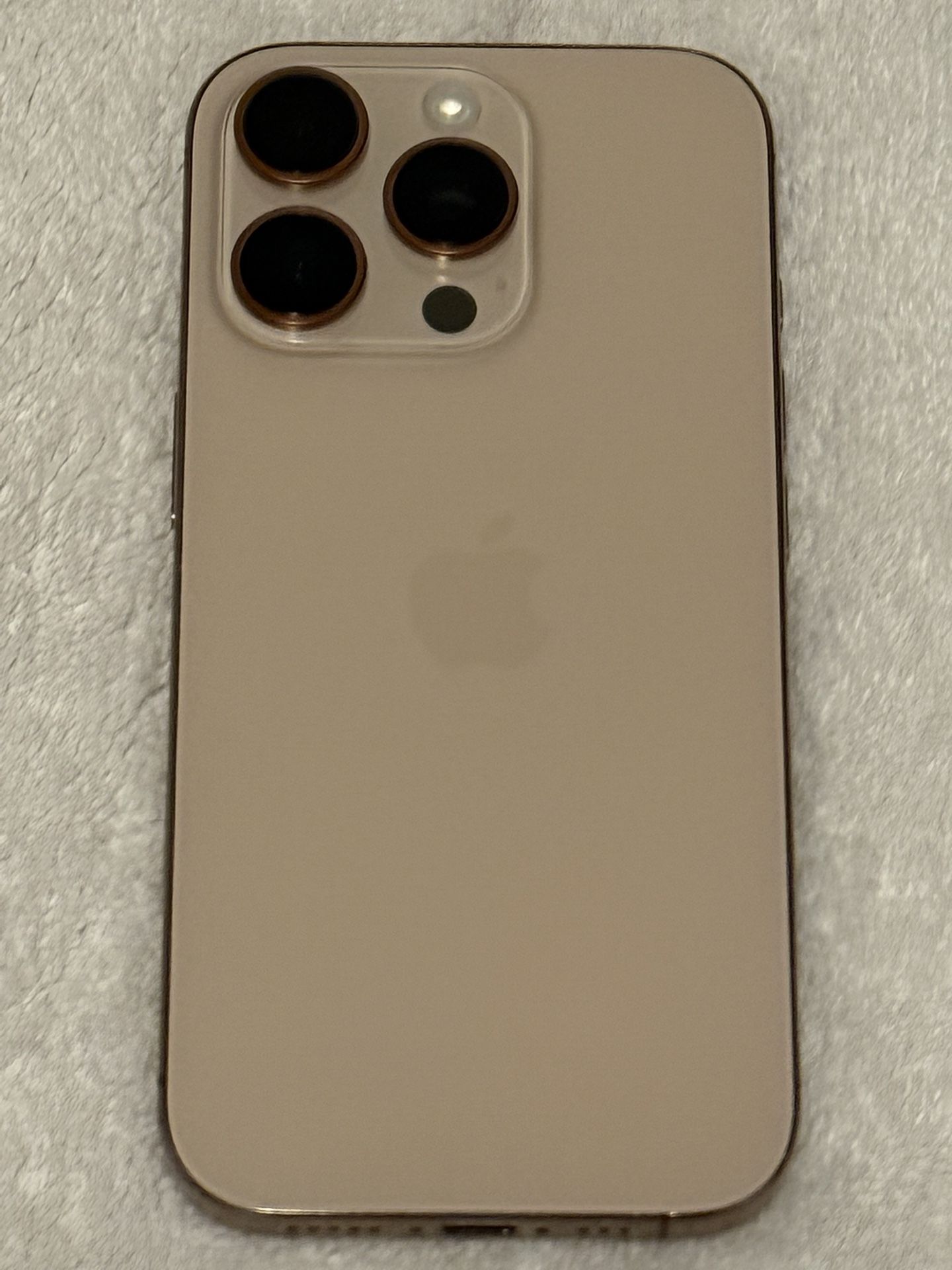 iPhone 16 Pro 256 GOLD 100% Battery Lock To AT&T And Cricket Only!!!ONLY 1 DAY HERE!!!