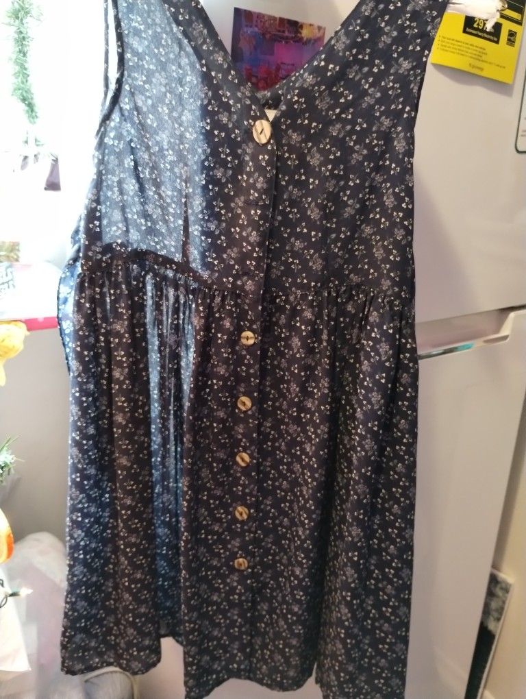 Vestido De Mujer Size S En Buenas Condiciones Los Tres Por $10dolares