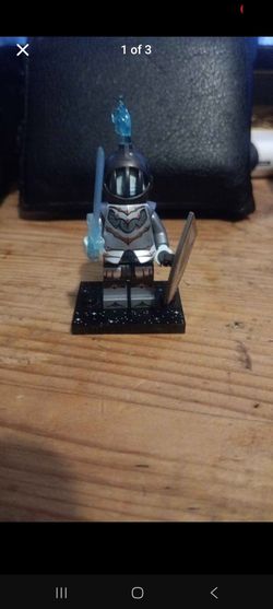 LEGO Series 19 Fright Knight (col343 / 71025), released in 2019.