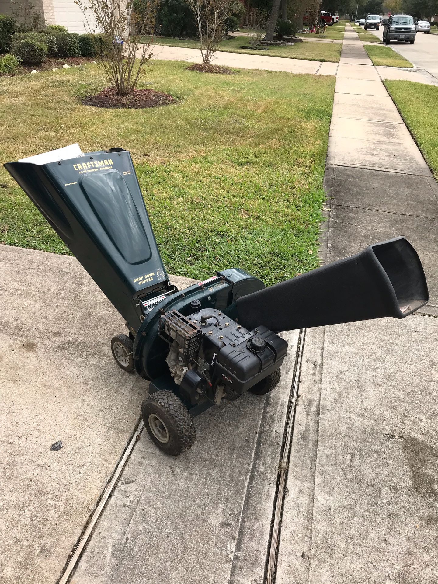 Craftsman 8.5 HP Chipper Shredder Model 247 for Sale in Houston, TX