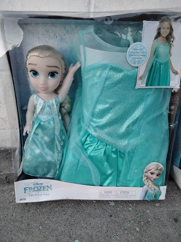 NEW Frozen Dolls 