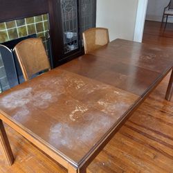 MUST GO - Dining Room Table With Chairs 