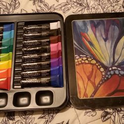 Crayola Acrylic Paint Set