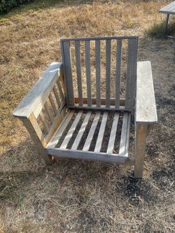 Wooden slatted futon chair