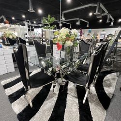 7 Pc Dining Table 🎊🎊🎊