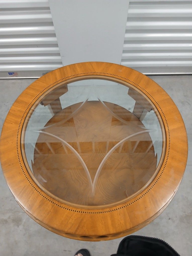 COFFEE TABLE WOOD AND GLASS TOP