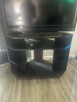 Entertainment center