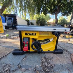 DEWALT 15 Amp Corded 8-1/4 in. Compact Portable Jobsite Tablesaw 