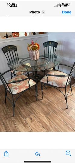 Dining Table And Chairs  42 Inches Round 
