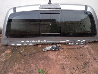 Tacoma 2019 4  Power  Back Glass 