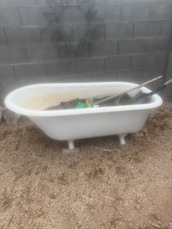Cast Iron clawfoot tub