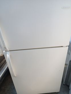 Apartment size refrigerator