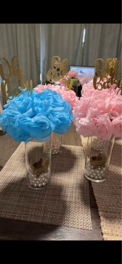 Gender reveal centerpieces