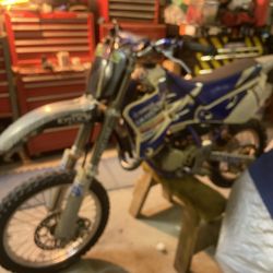 Yamaha YZ 85 Low Hours. $1300 Cash