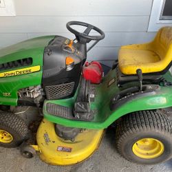 John Deere 102 5 Speed Riding Mower for Sale in Tacoma WA OfferUp