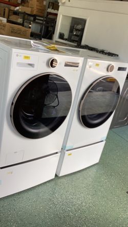 Washer and dryer gas with pedestal LG* white