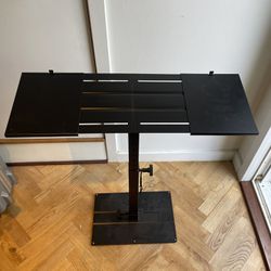 Expandable Synth Stand