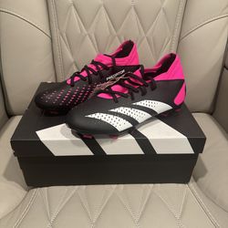 Adidas Predator soccer cleats size 5