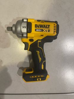 DEWALT 2OV MAX Cordless Impact Wrench, 1/2' Hog Ring, Includes LED Work Light and Belt Clip, Bare Tool Only