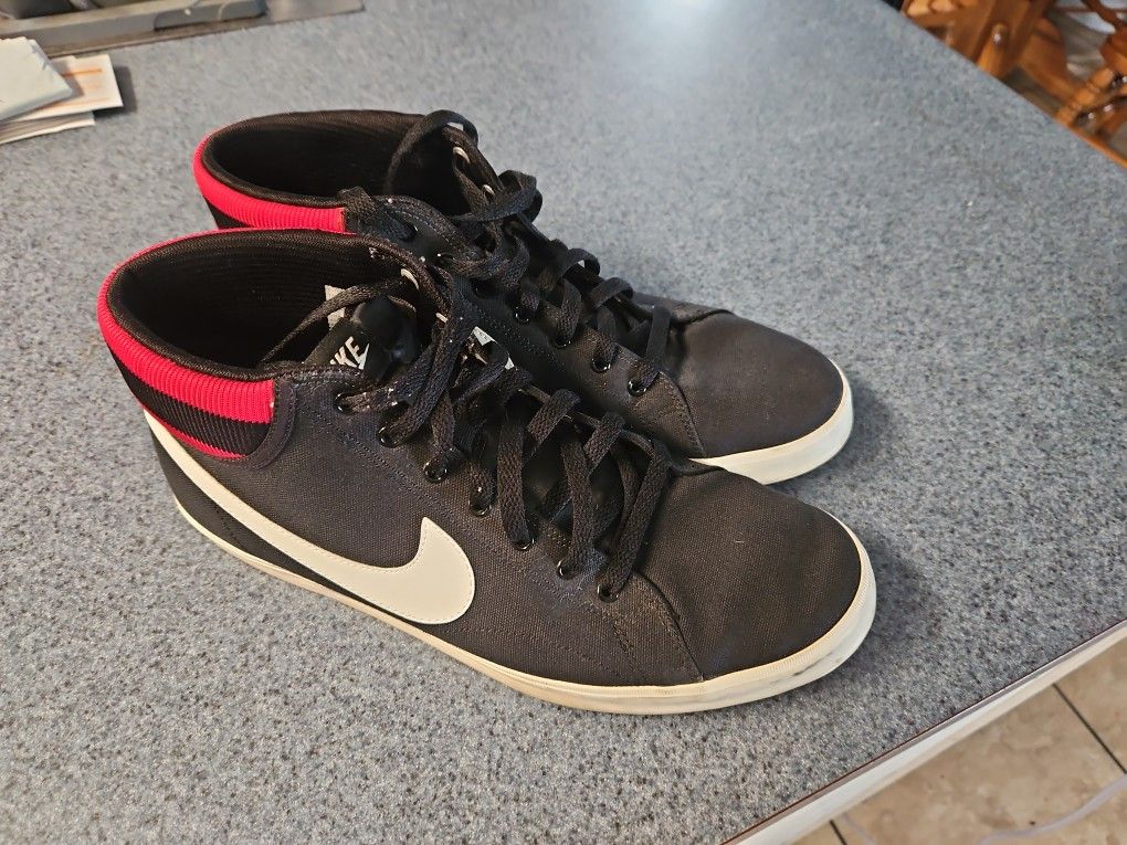 Nike Canvas Shoes