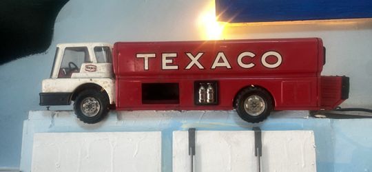 Large scale vintage toy Texaco truck