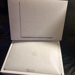 MacBook Air M3 15 Inch 