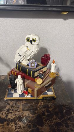 Built Lego Figurines with all pieces