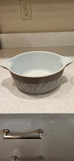 9 INCH PYREX CASSEROLE DISH