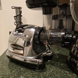 Omega 8006 Juicer New In Box!