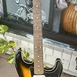 Strat Style Electric Guitar w/ 3 Pickups - Tobacco Burst