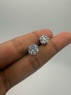 VVS1 Moissanite Stud earrings 2ct