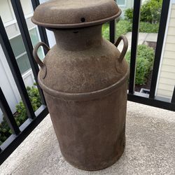 Vintage Rusty Milk Can / Milk Churn - Authentic Old Farm Dairy Can - Rustic Decor