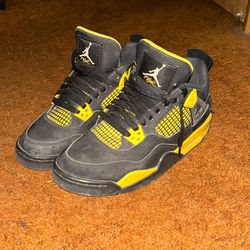 Jordan 4 Thunders