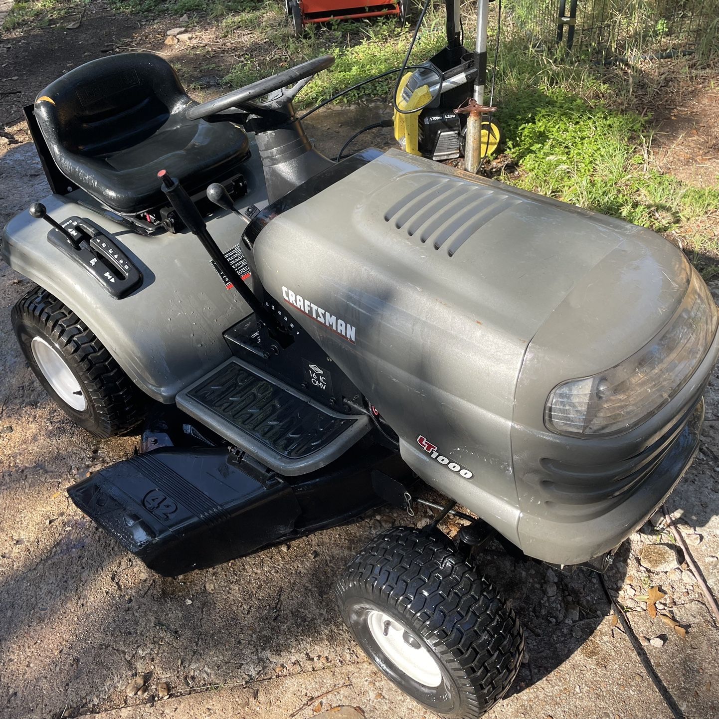 Lt1000 lawn online mower