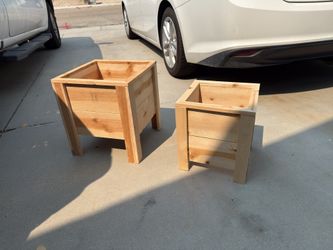 Cedar planter box 15 5/8 edges by 16 3/4 tall