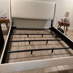 Upholstered bed Frame 