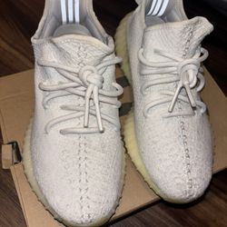 YEEZY 350 CREAM
