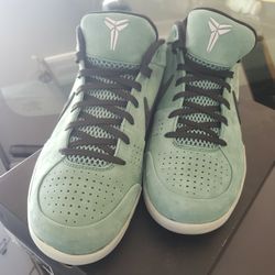 Kobe PRONTO 4....GIRL DAD