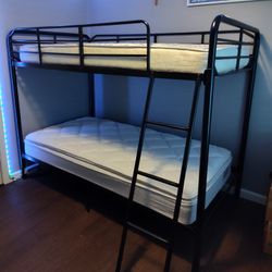 Metal Twin Bunk Bed With Ladder & 2 Twin Mattresses 