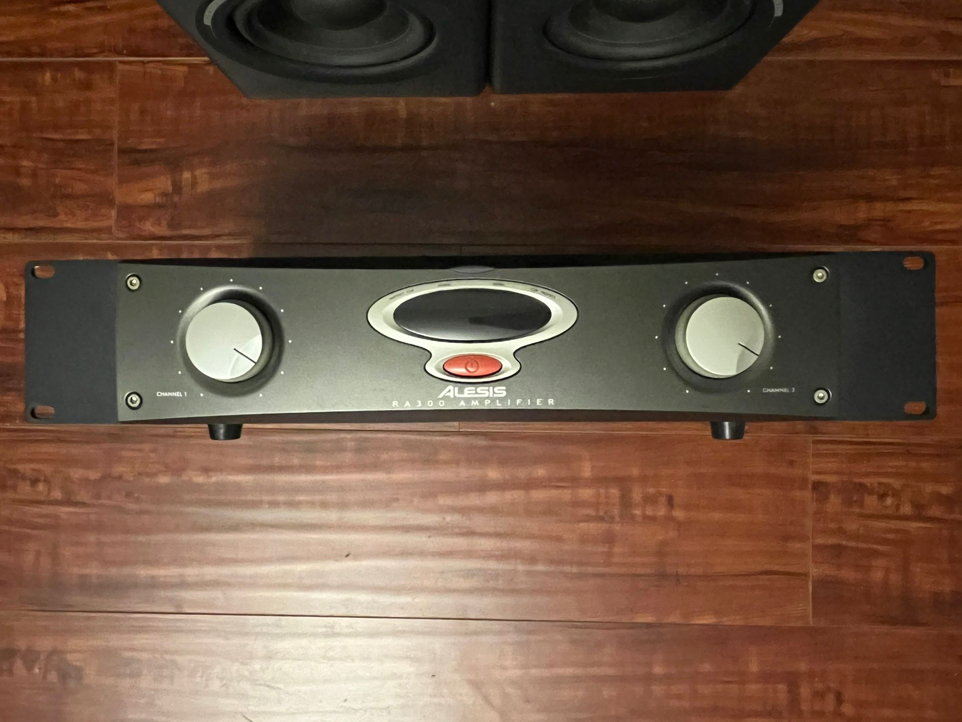 Alesis RA300 Reference Amplifier