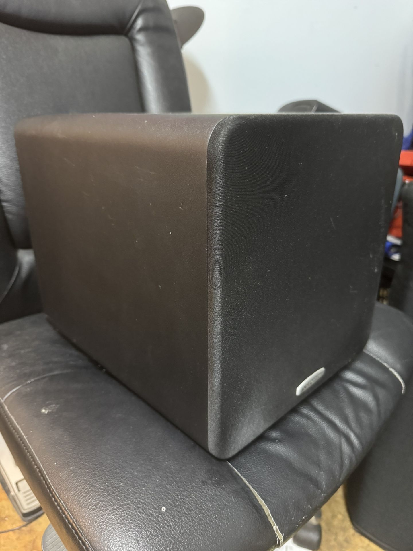 Polk Audio Subwoofer PSW111 110v