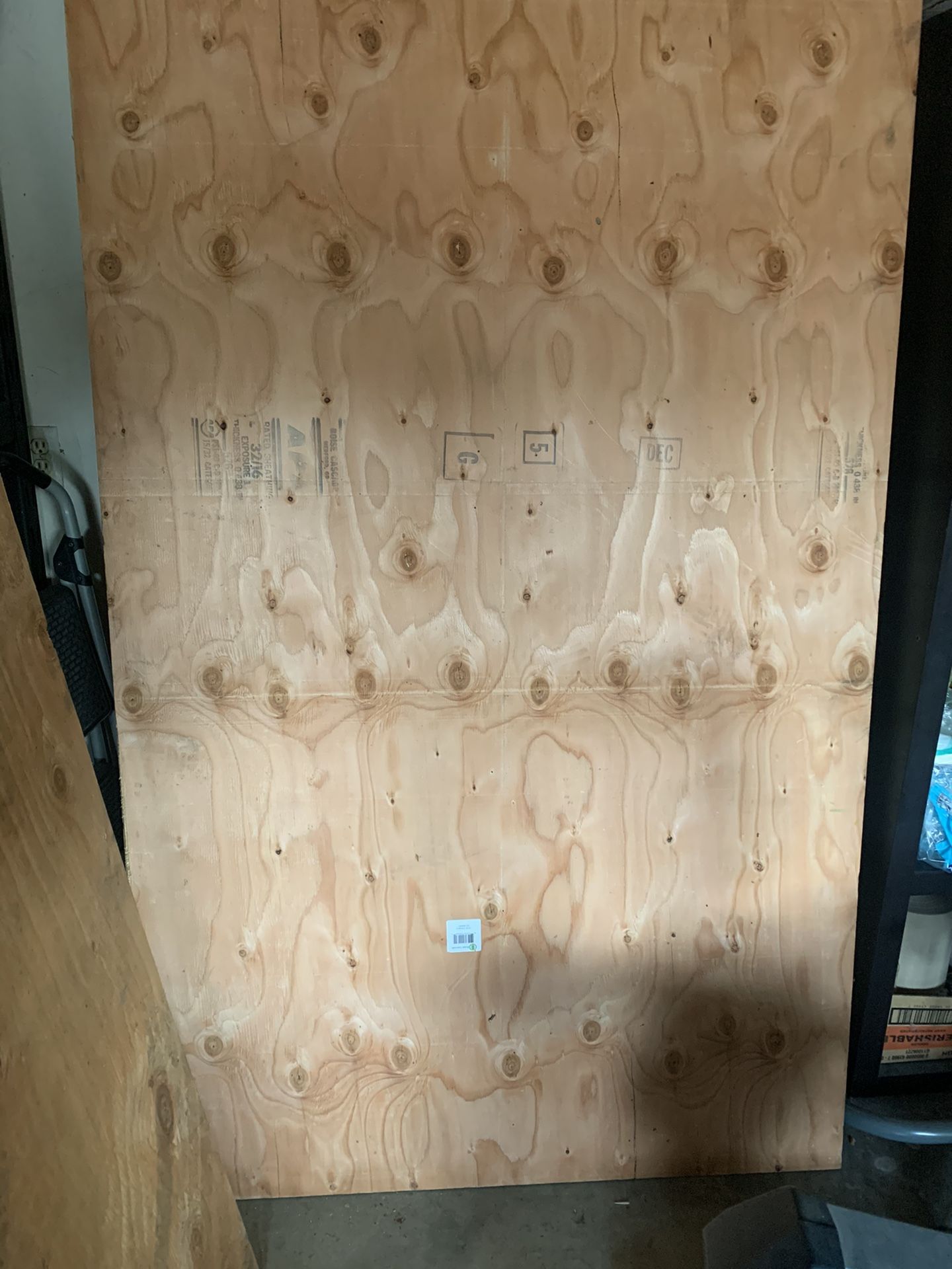 Hojas De Madera 4x8’ A 55 Cada Una Precio Atratar