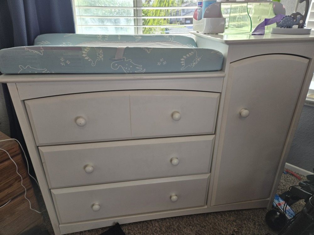 Baby Dresser/ Changing Table