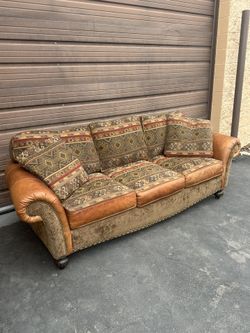 King Hickory Sofa Couch